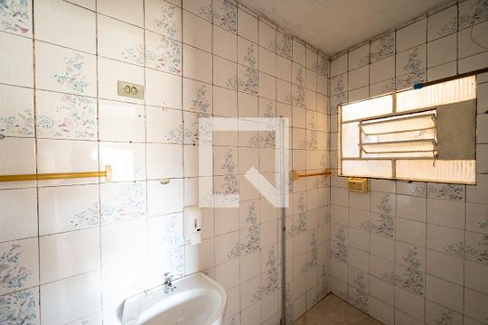 Banheiro Social de casa para alugar com 3 quartos, 120m² em Vila Mira, São Paulo