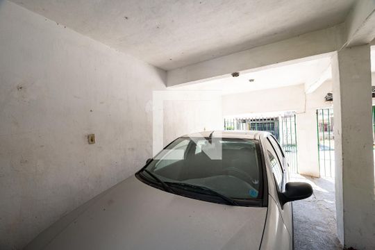 Garagem de casa para alugar com 3 quartos, 120m² em Vila Mira, São Paulo