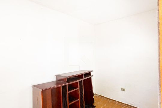 Quarto 2 de casa para alugar com 3 quartos, 120m² em Vila Mira, São Paulo