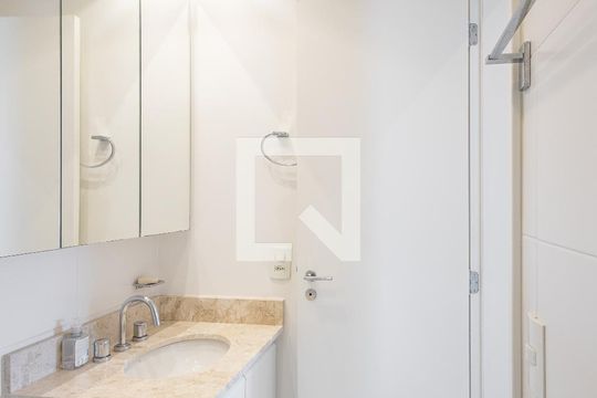 Banheiro de apartamento para alugar com 2 quartos, 87m² em Pinheiros, São Paulo