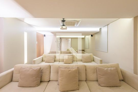Cinema de apartamento para alugar com 2 quartos, 87m² em Pinheiros, São Paulo
