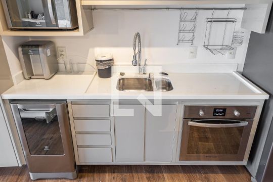 Cozinha de apartamento para alugar com 2 quartos, 87m² em Pinheiros, São Paulo