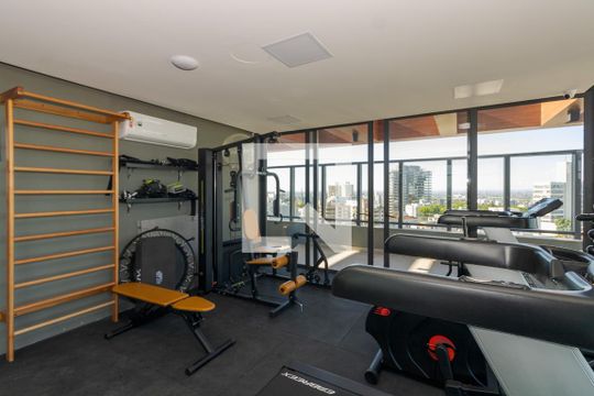 Área comum - Academia de casa de condomínio à venda com 1 quarto, 29m² em Petrópolis, Porto Alegre