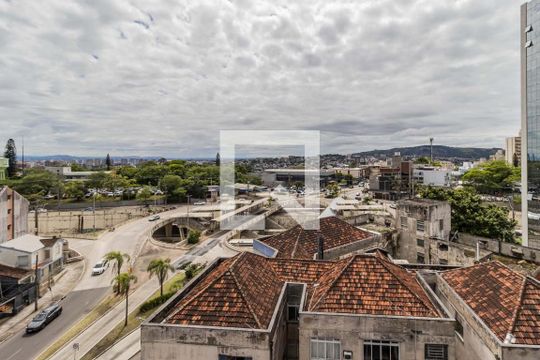 Vista de casa de condomínio à venda com 1 quarto, 30m² em Petrópolis, Porto Alegre