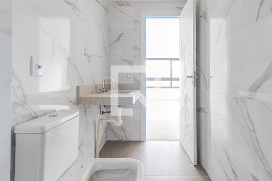 Banheiro de kitnet/studio à venda com 1 quarto, 29m² em Petrópolis, Porto Alegre