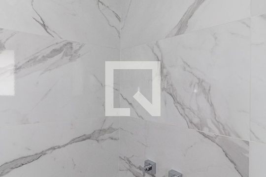 Banheiro de kitnet/studio à venda com 1 quarto, 32m² em Petrópolis, Porto Alegre