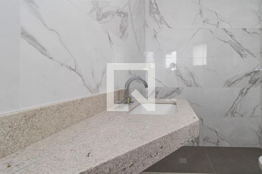Banheiro de kitnet/studio à venda com 1 quarto, 32m² em Petrópolis, Porto Alegre