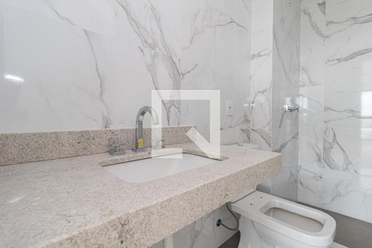 Banheiro de kitnet/studio à venda com 1 quarto, 32m² em Petrópolis, Porto Alegre