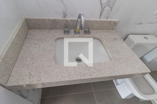 Banheiro de kitnet/studio à venda com 1 quarto, 32m² em Petrópolis, Porto Alegre