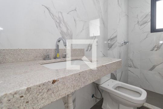 Banheiro de kitnet/studio à venda com 1 quarto, 37m² em Petrópolis, Porto Alegre