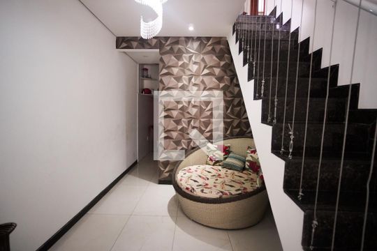 Sala de casa à venda com 3 quartos, 180m² em Etelvina Carneiro, Belo Horizonte