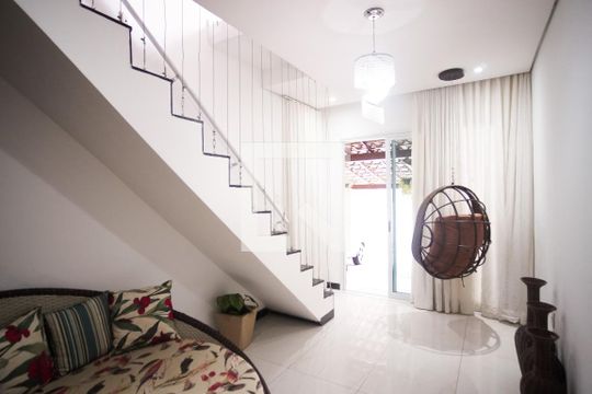 Casa à venda com 3 quartos, 180m² em Etelvina Carneiro, Belo Horizonte