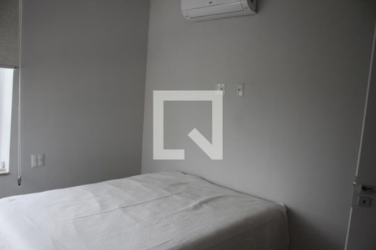 Quarto de apartamento para alugar com 3 quartos, 77m² em Jardim das Esmeraldas, Goiânia