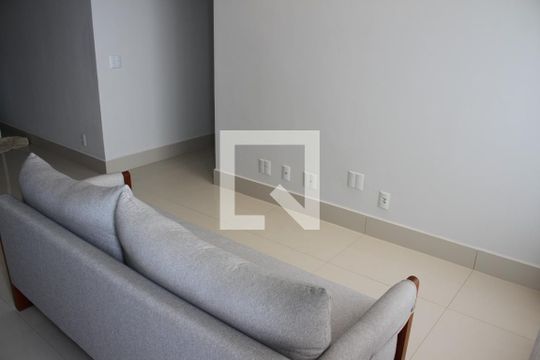 Sala de apartamento para alugar com 3 quartos, 77m² em Jardim das Esmeraldas, Goiânia
