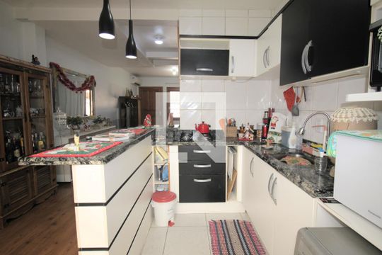 Cozinha de casa à venda com 2 quartos, 80m² em Mato Grande, Canoas
