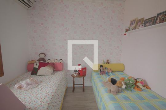Quarto 2 de casa à venda com 2 quartos, 80m² em Mato Grande, Canoas