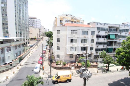 Vista da varanda da suite de apartamento para alugar com 3 quartos, 78m² em Méier, Rio de Janeiro