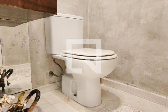 Lavabo de casa para alugar com 4 quartos, 293m² em Planalto Paulista, São Paulo