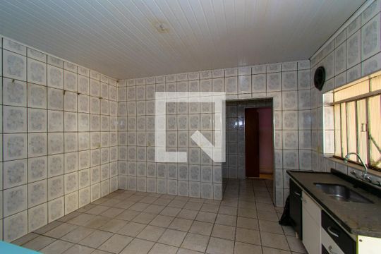 Cozinha de casa para alugar com 2 quartos, 150m² em Vila Olinda, São Paulo