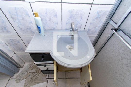 Banheiro de casa para alugar com 2 quartos, 150m² em Vila Olinda, São Paulo