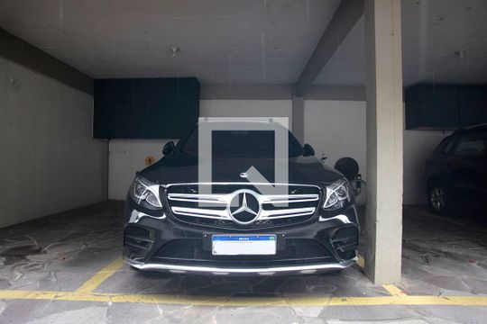 Box Estacionamento de apartamento para alugar com 3 quartos, 235m² em Auxiliadora, Porto Alegre