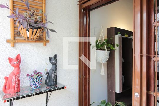 Varanda de casa à venda com 4 quartos, 250m² em Vila Paquetá, Belo Horizonte