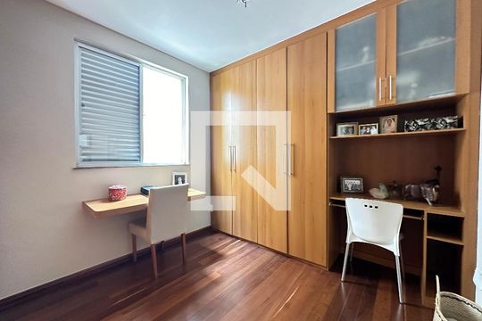 Quarto 1 de apartamento à venda com 4 quartos, 360m² em Santo Antônio, Belo Horizonte