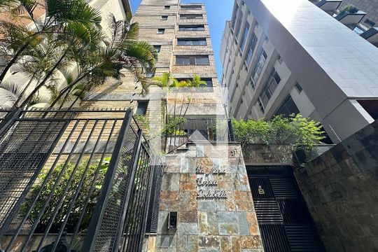 Fachada de apartamento à venda com 4 quartos, 360m² em Santo Antônio, Belo Horizonte