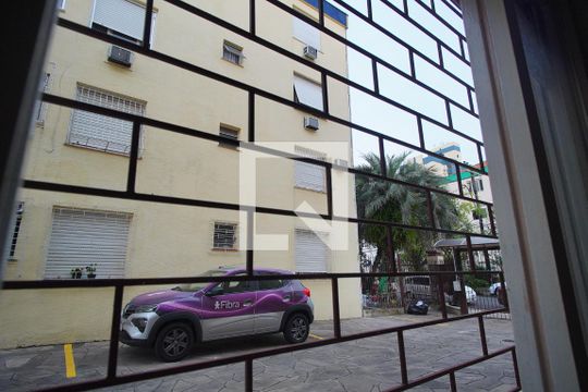 Sala _Vista  de apartamento para alugar com 2 quartos, 60m² em Passo da Areia, Porto Alegre