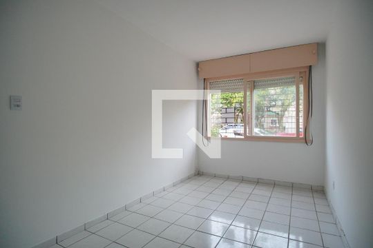 Quarto  1 de apartamento para alugar com 2 quartos, 60m² em Passo da Areia, Porto Alegre