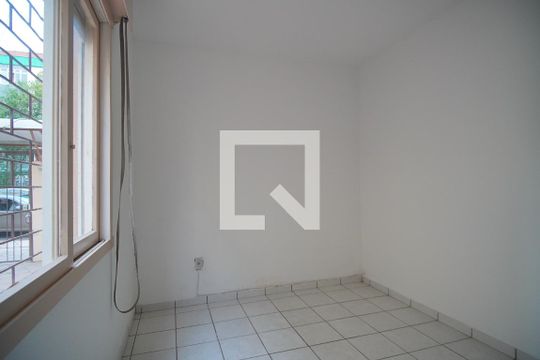 Quarto 2 de apartamento para alugar com 2 quartos, 60m² em Passo da Areia, Porto Alegre