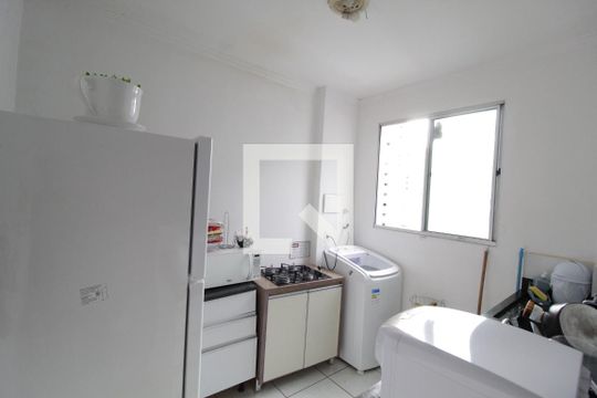 Cozinha de apartamento para alugar com 2 quartos, 45m² em Gávea, Uberlândia