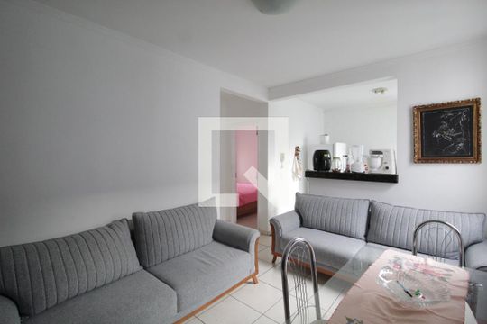 Sala de apartamento para alugar com 2 quartos, 45m² em Gávea, Uberlândia