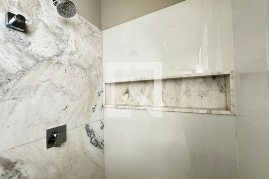 Banheiro 3 de apartamento à venda com 4 quartos, 350m² em Lourdes, Belo Horizonte