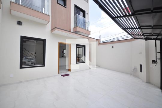 Garagem de casa à venda com 3 quartos, 110m² em Parque Vitoria, São Paulo