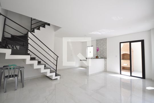 Casa à venda com 3 quartos, 110m² em Parque Vitoria, São Paulo