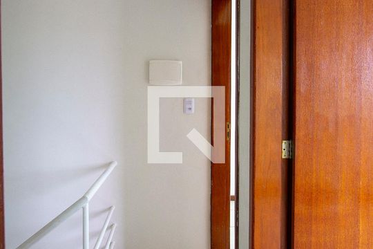 Corredor de apartamento para alugar com 2 quartos, 60m² em Galo Branco, São Gonçalo