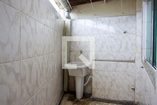 Área de Serviço de apartamento para alugar com 2 quartos, 60m² em Galo Branco, São Gonçalo