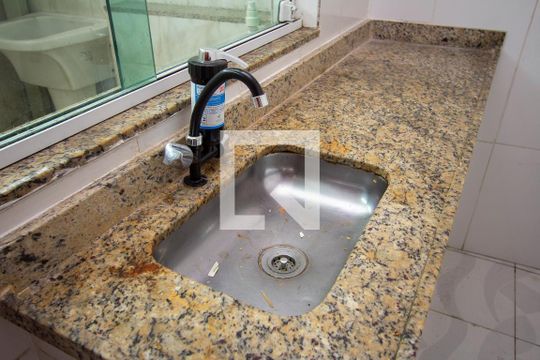 Cozinha de apartamento para alugar com 2 quartos, 60m² em Galo Branco, São Gonçalo