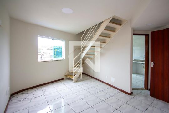 Apartamento para alugar com 2 quartos, 59m² em Galo Branco, São Gonçalo