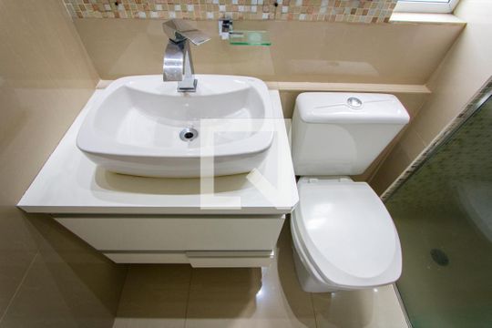 Banheiro de apartamento para alugar com 3 quartos, 60m² em Vila Eldizia, Santo André