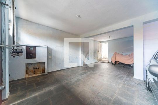 Garagem de casa à venda com 3 quartos, 100m² em Parque das Nações, Santo André