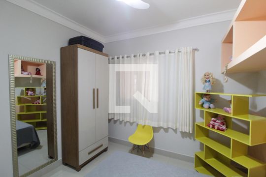 Quarto 1 de casa para alugar com 3 quartos, 250m² em Jardim Inconfidência, Uberlândia