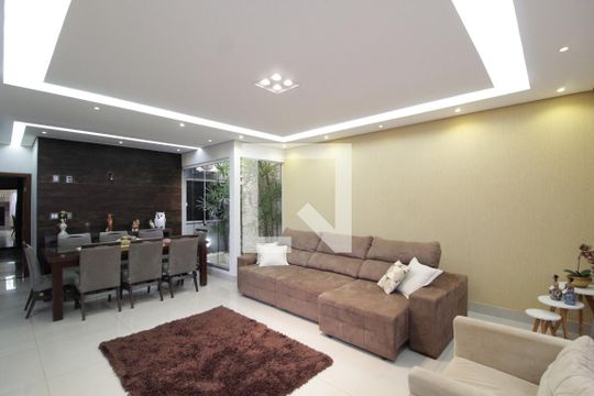 Sala de casa para alugar com 3 quartos, 250m² em Jardim Inconfidência, Uberlândia