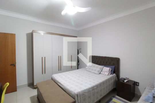 Quarto 2 de casa para alugar com 3 quartos, 250m² em Jardim Inconfidência, Uberlândia
