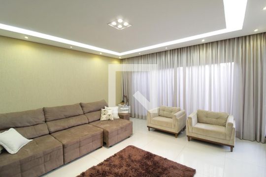 Casa para alugar com 3 quartos, 250m² em Jardim Inconfidência, Uberlândia