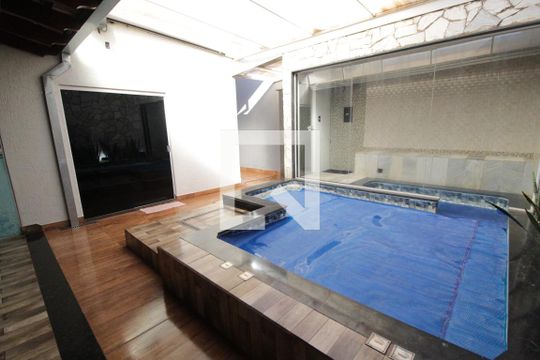 Piscina de casa para alugar com 3 quartos, 250m² em Jardim Inconfidência, Uberlândia