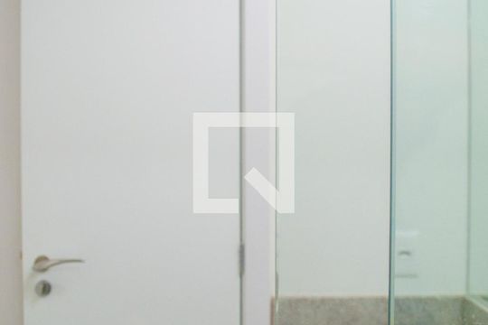 Banheiro de apartamento para alugar com 1 quarto, 27m² em Farroupilha, Porto Alegre