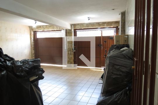 Garagem de casa para alugar com 3 quartos, 549m² em Vila Comercial, São Paulo