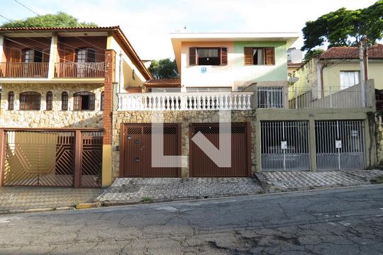 Fachada de casa para alugar com 3 quartos, 549m² em Vila Comercial, São Paulo